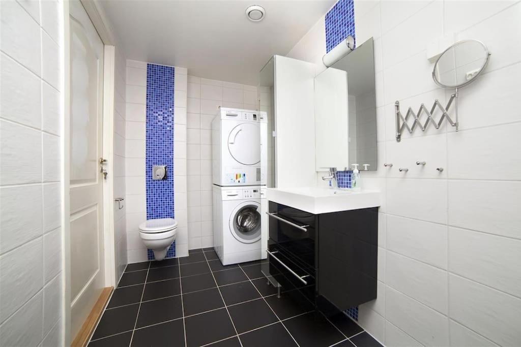 Spacious Waterfront Apartment With Free Parking - Upgraded 2024 Stavanger Exterior photo